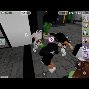 Meet your Posher, Adrianne